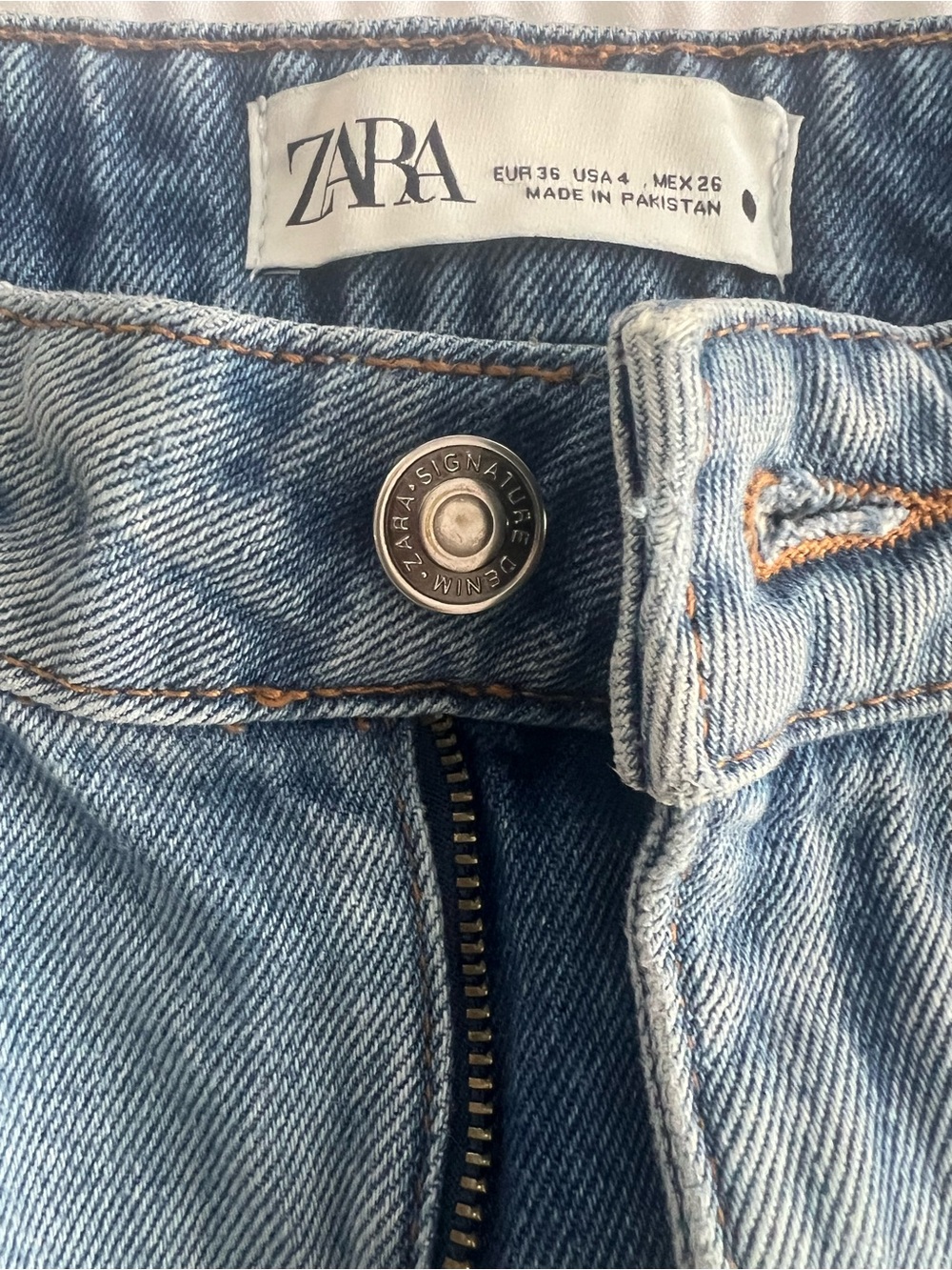 Zara Light Wash Women’s Jeans